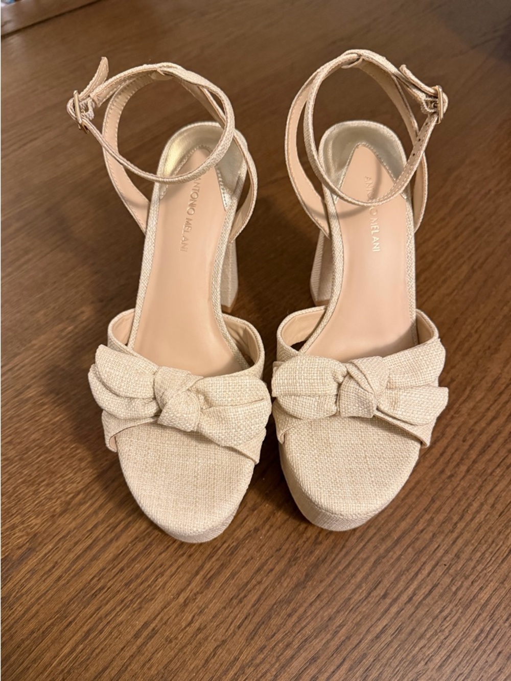NWB ANTONIO MELANI Natural Bindi Beige Knot Front Ankle-Strap Block Heels
